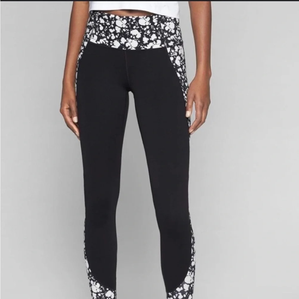 ATHLETA PAINT SALUTATION 7/8 LEGGINGS